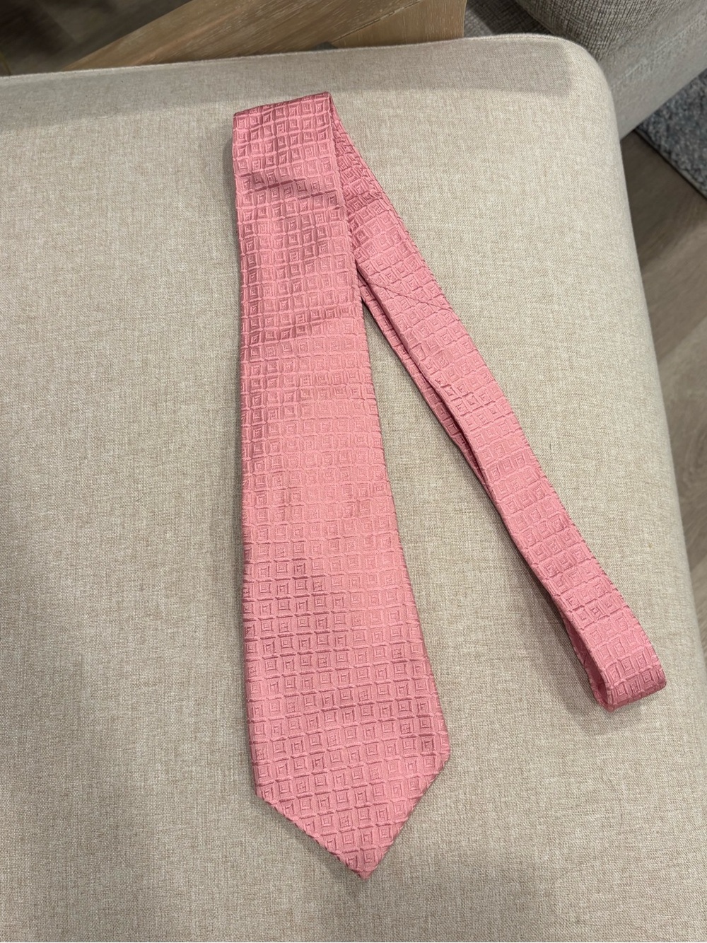 Fendi Pink Geometric Textured Tie